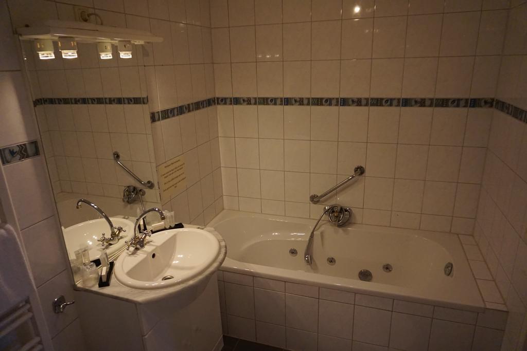 Lucy'S Inn Eesergroen Zewnętrze zdjęcie